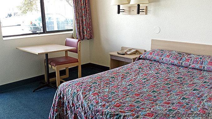 Motel 6 Des Moines South - Airport Exteriér fotografie