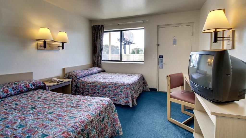 Motel 6 Des Moines South - Airport Exteriér fotografie