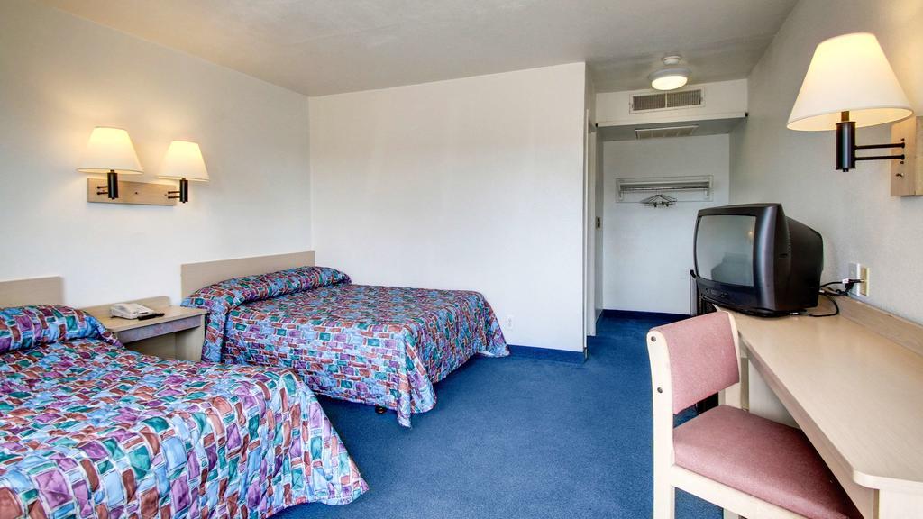 Motel 6 Des Moines South - Airport Exteriér fotografie