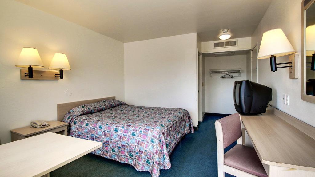 Motel 6 Des Moines South - Airport Exteriér fotografie