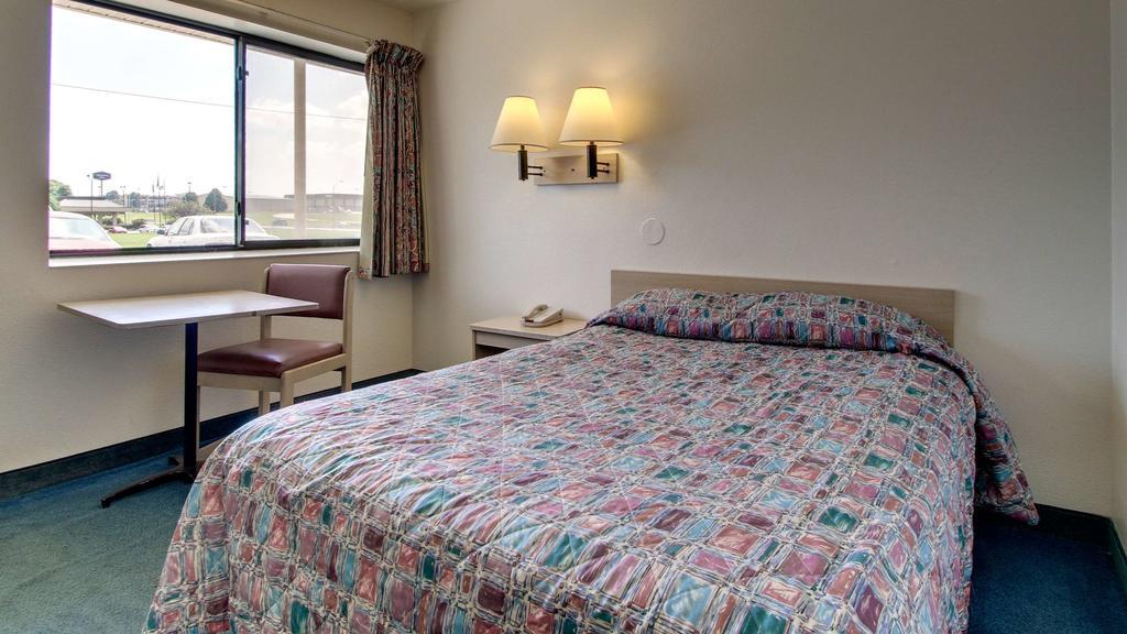 Motel 6 Des Moines South - Airport Exteriér fotografie