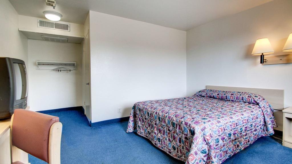 Motel 6 Des Moines South - Airport Exteriér fotografie