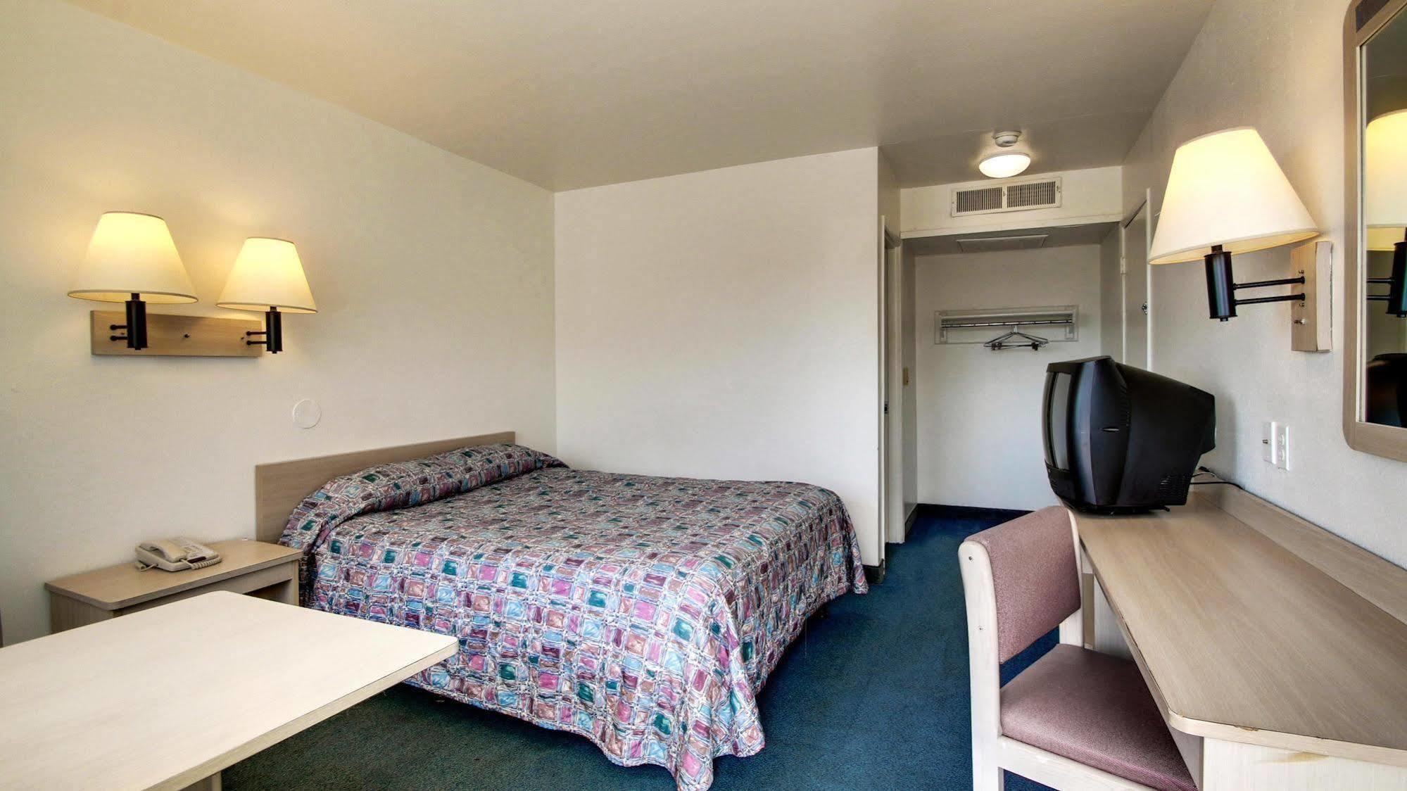 Motel 6 Des Moines South - Airport Exteriér fotografie