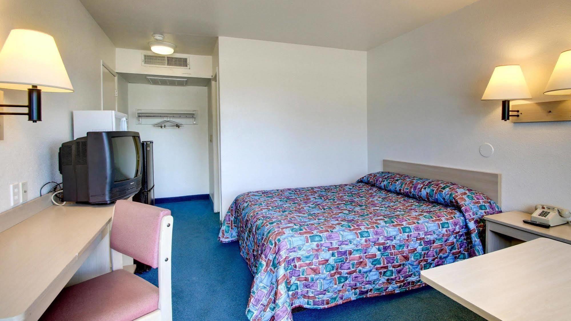 Motel 6 Des Moines South - Airport Exteriér fotografie
